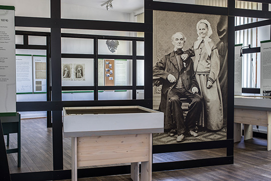 Blick in die Ausstellung „Anton Feckter aus Paffrath (1800 – 1874) –
55 Jahre Lehrer im preußischen Rheinland“, 2015
